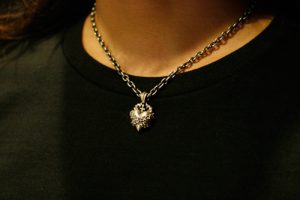 モノポリーペンダント　"M"